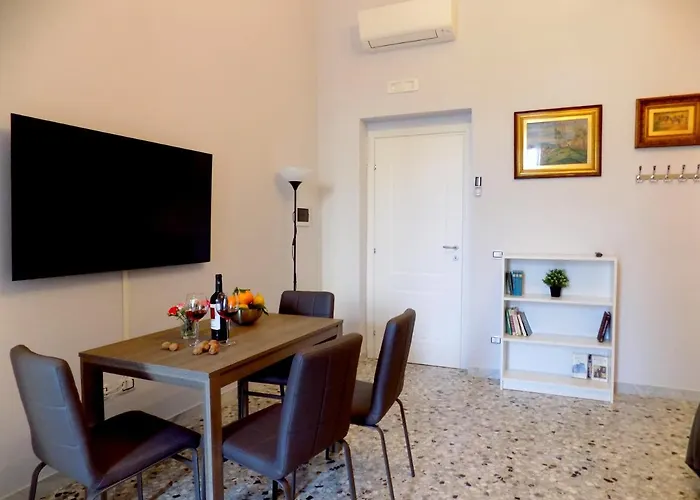 Treehouse アパート