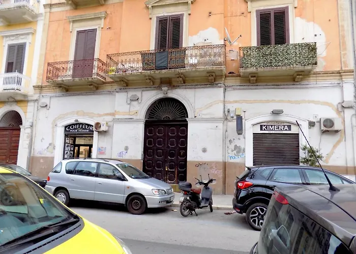 Treehouse アパート バーリ