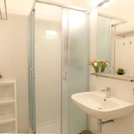 Treehouse 아파트 *